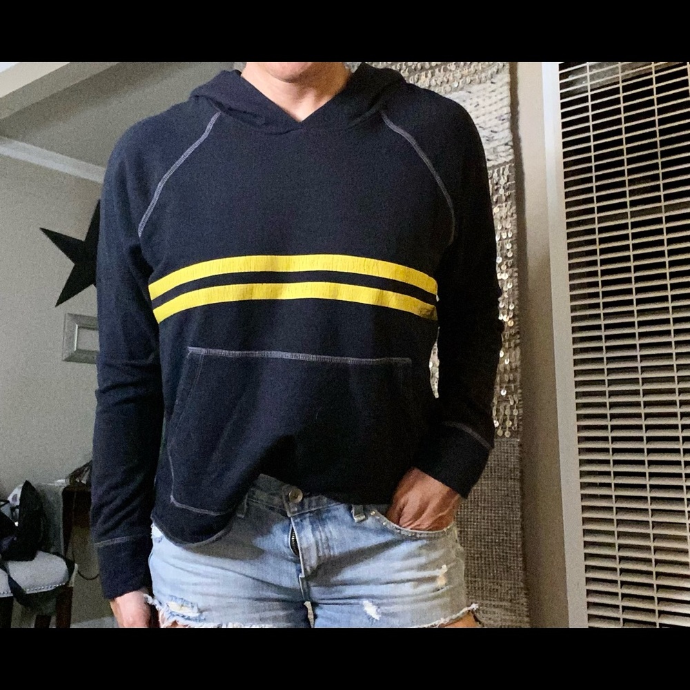 Sundry Pullover Sweatshirt/Hoodie Size 1